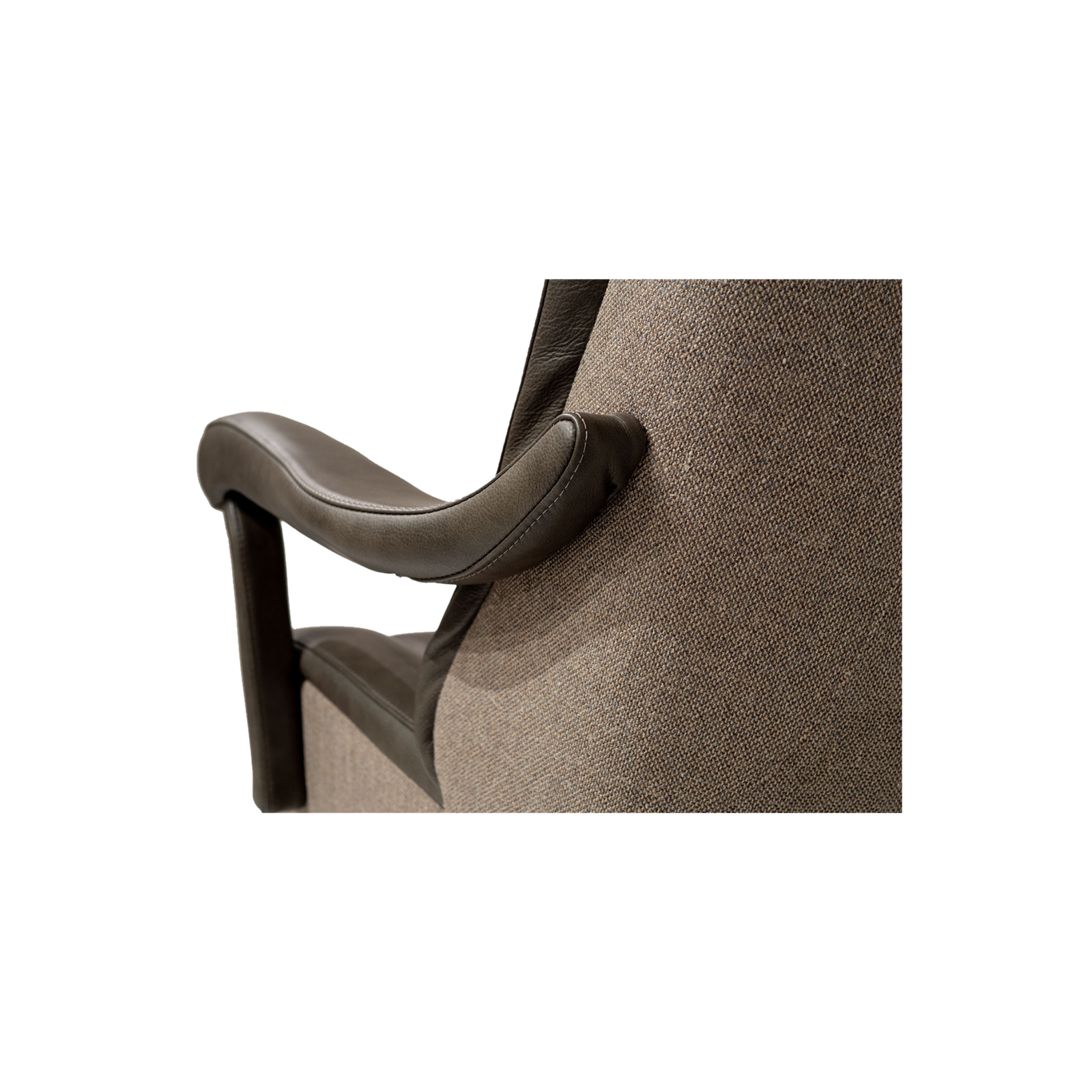 Meubelis sta-op stoel Majestic – luxe elektrische liftfauteuil met hoge rug, verstelbare beensteun en zachte bekleding